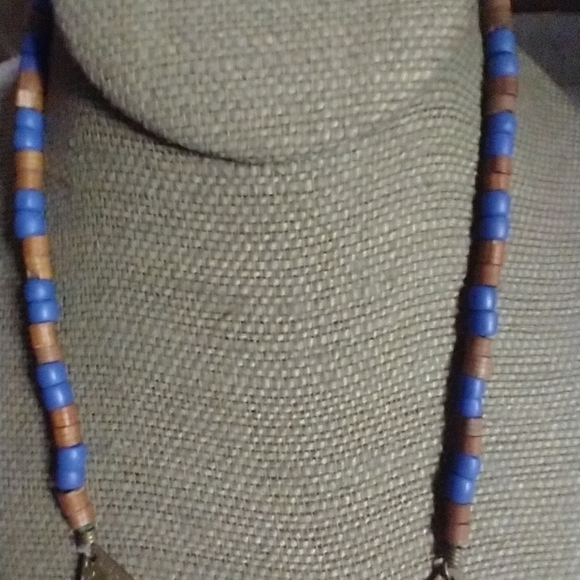 Blue and brass colored statement runway beaded necklace - Picture 4 of 5